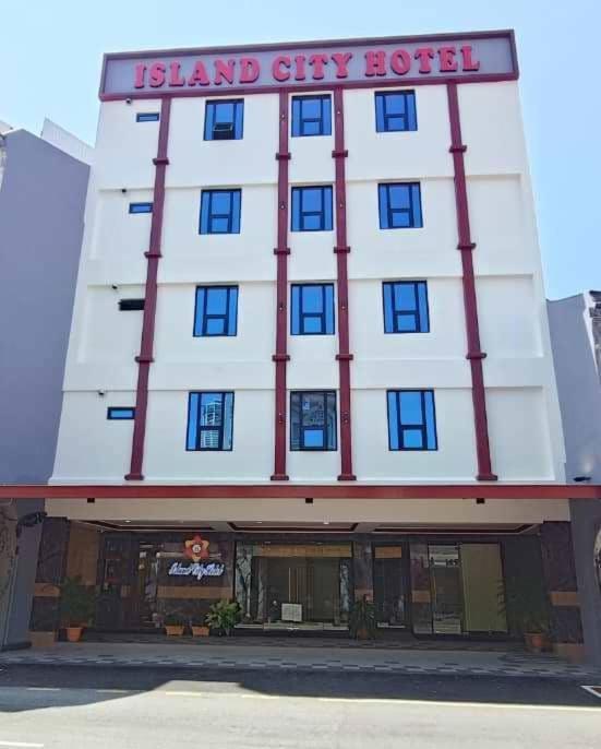 Capital O 90897 Island City Hotel George Town Exterior foto